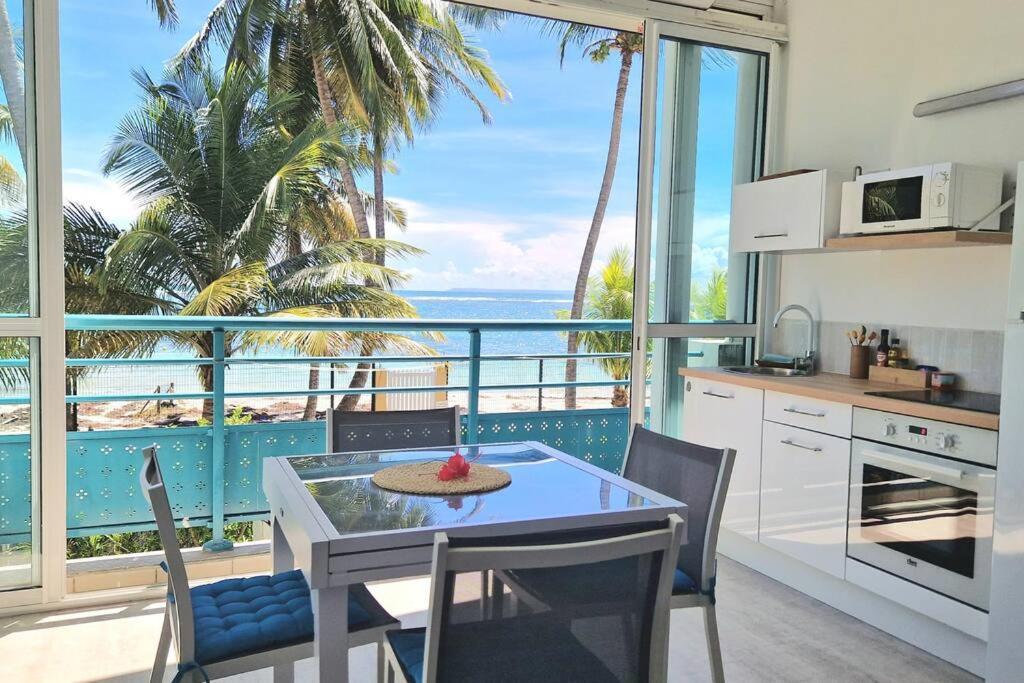 Le Touloublue - Tres Bel Appartement Face A La Mer Sainte-Anne  Exteriör bild